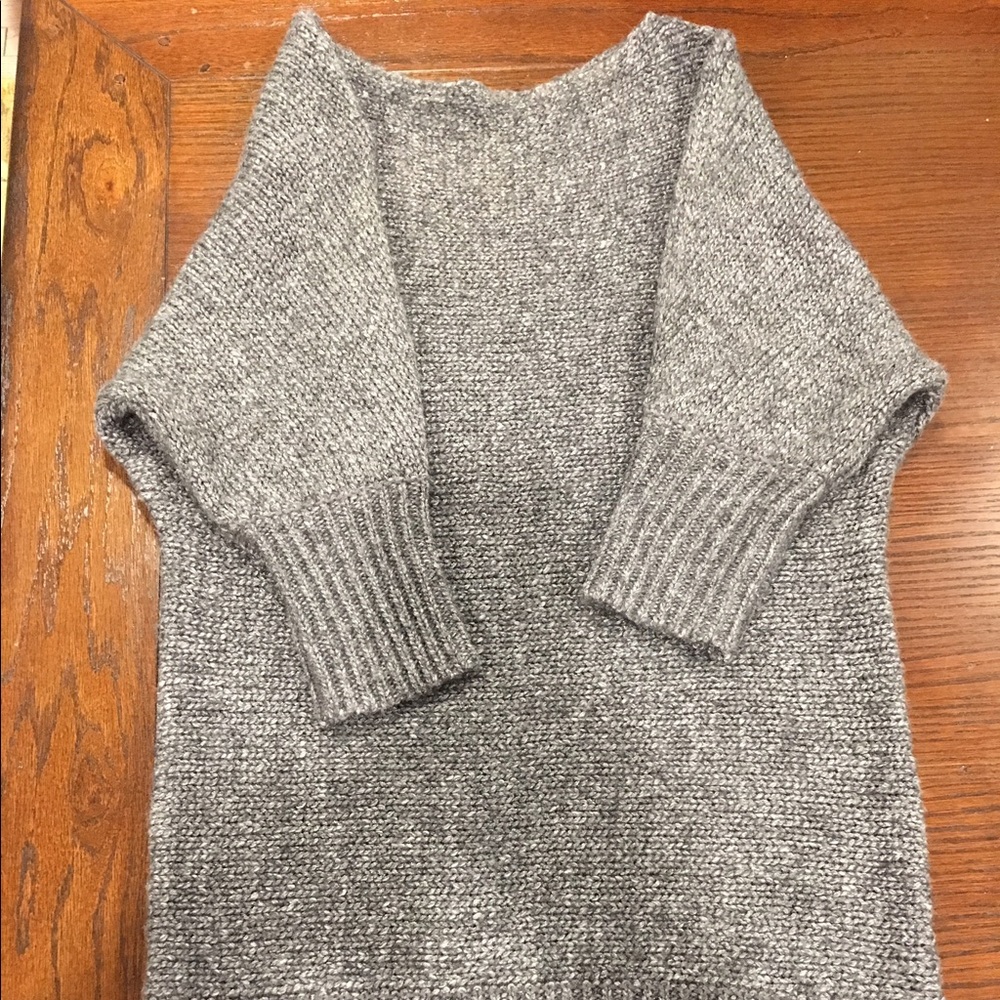 Ann Taylor long tunic sweater.  Size XS